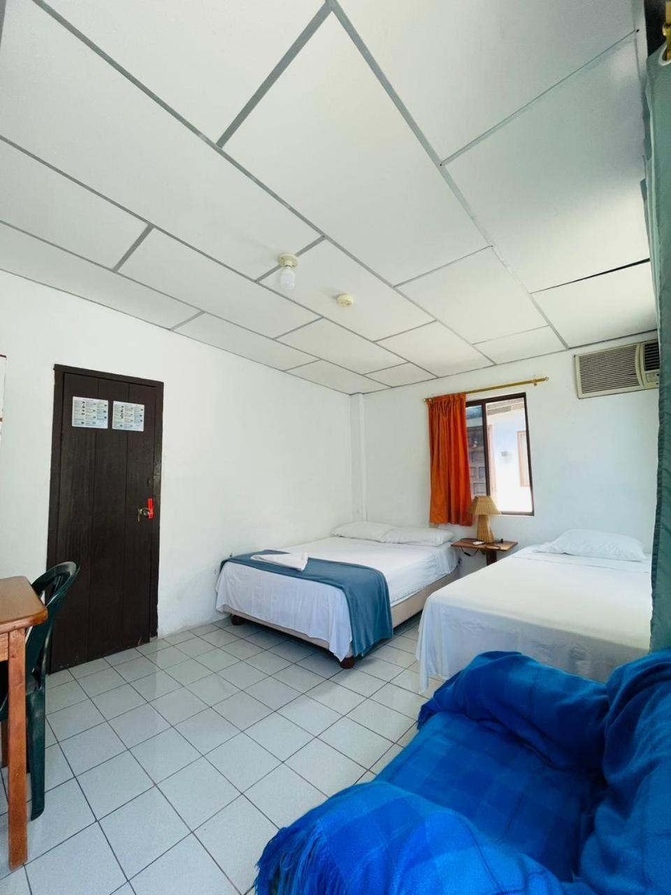 Hostal Darwin Puerto Ayora  Exterior photo